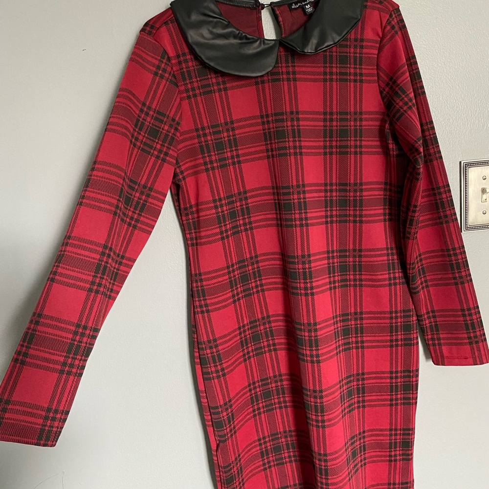 Red and Black Sheath Dress with Peter Pan Collar